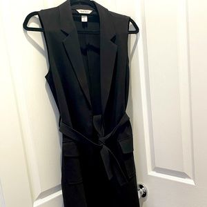Sleeveless overcoat